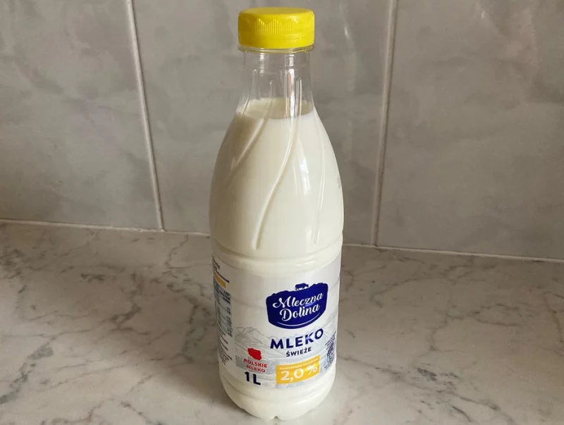 "В Польше можно ежедневно принимать молочные ванны". Белорусы поспорили в Facebook о цене молока
