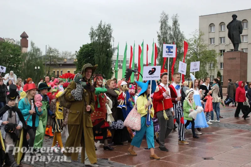 Шэсце на адкрыцці фестывалю "Лялькі над Нёманам" у 2014 г.