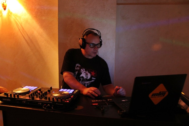 Гродзенскі дыджэй Вова: ад савецкіх дыскатэк да радыё MFM Гродзенскі дыджэй Вова: ад савецкіх дыскатэк да радыё MFM