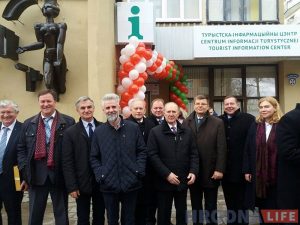 Маршалак Падляшша і яго дэлегацыя сталі першымі бязвізавымі турыстамі ў Гродне Маршалак Падляшша і яго дэлегацыя сталі першымі бязвізавымі турыстамі ў Гродне