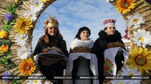 Нават квашаніну і дранікі тут рыхтуюць па-асабліваму. У Адэльску прайшло "Свята млынароў" Нават квашаніну і дранікі тут рыхтуюць па-асабліваму. У Адэльску прайшло "Свята млынароў"