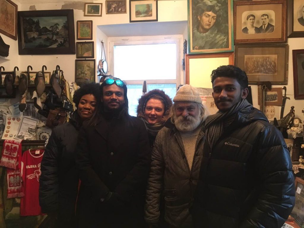 Уразілі не экспанаты, а гаспадар: у музей Януша Паруліса прыйшлі наведвальнікі з Афрыкі і Азіі