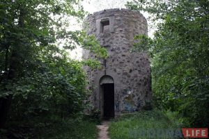 Старую вежу ў Румлёўскiм парку купляюць з аўкцыёну за 9000 долараў. Што там будзе - пакуль невядома Старую вежу ў Румлёўскiм парку купляюць з аўкцыёну за 9000 долараў. Што там будзе - пакуль невядома