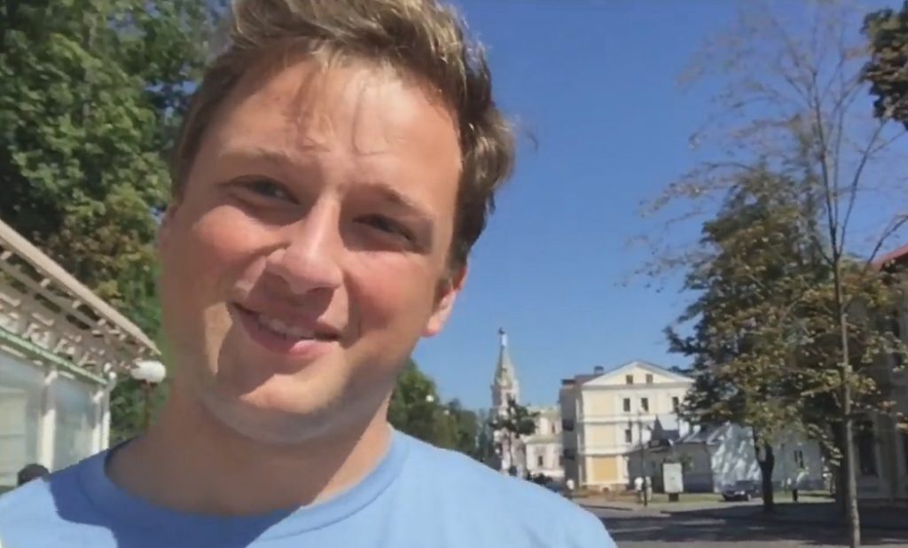 Удзельнік Летняй школы рускай мовы з ЗША зняў відэа пра першыя 36 гадзін у Гродне