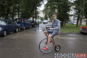 Тандэм, пені-фартынг і уніцыкл. У гродзенскай велакраме робяць незвычайныя ровары Тандэм, пені-фартынг і уніцыкл. У гродзенскай велакраме робяць незвычайныя ровары