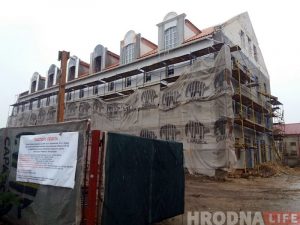 "Хацелі зрабіць будынак прывабным". Аднавіліся працы на будаўніцтве новай гасцініцы Станіслава Сямашкі "Хацелі зрабіць будынак прывабным". Аднавіліся працы на будаўніцтве новай гасцініцы Станіслава Сямашкі