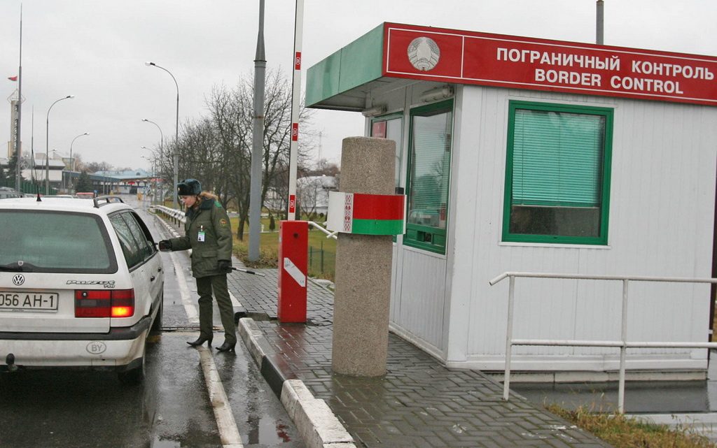 Зменшыць чэргі перад святамі: гродзенскія мытнікі прапануюць літоўскім калегам узмоцніць змены