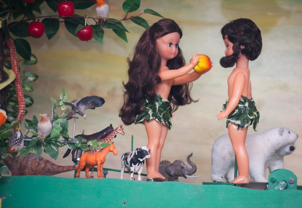 Цукеркі для Ісуса, Марыя і Іосіф сярод уцекачоў. Як калядныя шопкі набываюць рысы сучаснасці Цукеркі для Ісуса, Марыя і Іосіф сярод уцекачоў. Як калядныя шопкі набываюць рысы сучаснасці