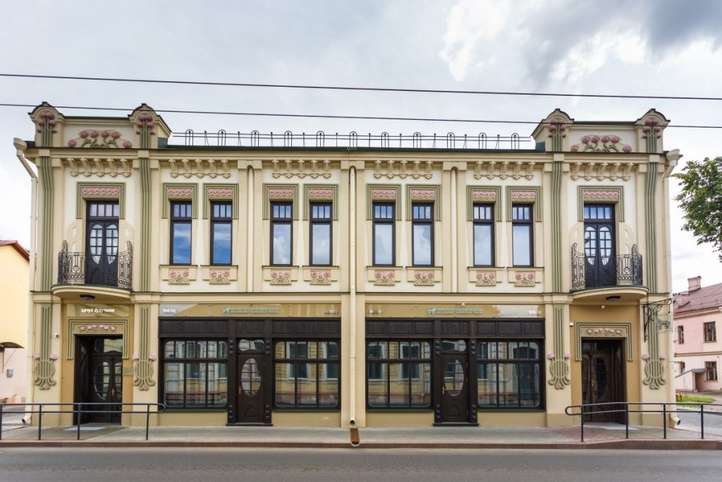 У Доме з лілеямі пасяліўся леў. Як старадаўні будынак стаў узорам рэстаўрацыі ў Гродне У Доме з лілеямі пасяліўся леў. Як старадаўні будынак стаў узорам рэстаўрацыі ў Гродне