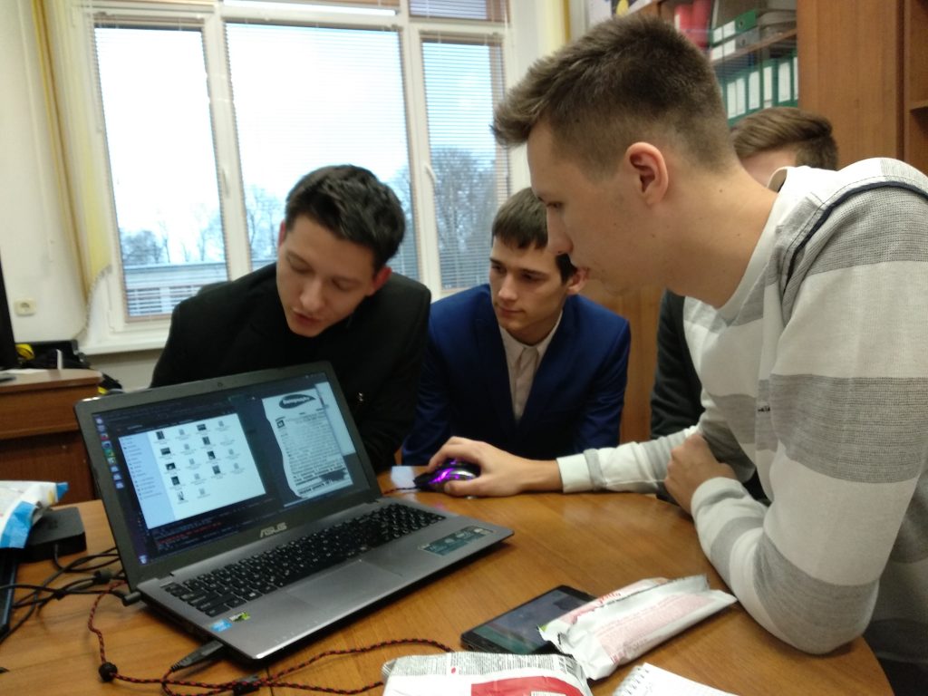 Тэстуем мабільны дадатак гродзенскіх студэнтаў, які шукае шкодныя інгрыдыенты ў складзе прадуктаў Тэстуем мабільны дадатак гродзенскіх студэнтаў, які шукае шкодныя інгрыдыенты ў складзе прадуктаў