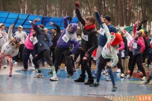 Бягом у Новы год. Чэмпіён, прыгажуня і 260 цвярозых гродзенцаў пачалі год з прабежкі Бягом у Новы год. Чэмпіён, прыгажуня і 260 цвярозых гродзенцаў пачалі год з прабежкі