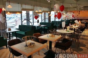 Цяпер у Гродне можна любавацца відамі старога горада з панарамнага ліфта і новай залы "Вялікага буфета" Цяпер у Гродне можна любавацца відамі старога горада з панарамнага ліфта і новай залы "Вялікага буфета"