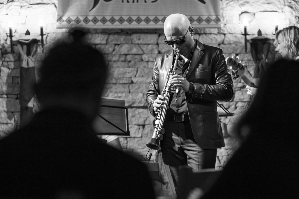 Навошта беларусам слухаць джаз? Алекс Краўчук сыграе ў Гродне пра жыццё, каханне, зоры і пінгвінаў