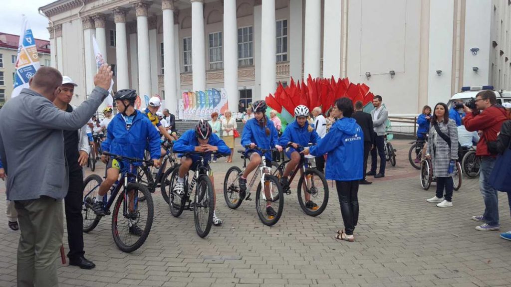 400 раварыстаў праедуць з Гродна да Белавежскай пушчы, каб падтрымаць устойлівае развіццё 400 раварыстаў праедуць з Гродна да Белавежскай пушчы, каб падтрымаць устойлівае развіццё