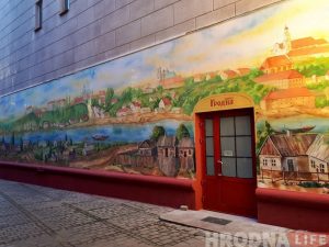 Па матывах Напалеона Орды: у двары гандлёвага цэнтра ABC з'явілася выява старога Гродна