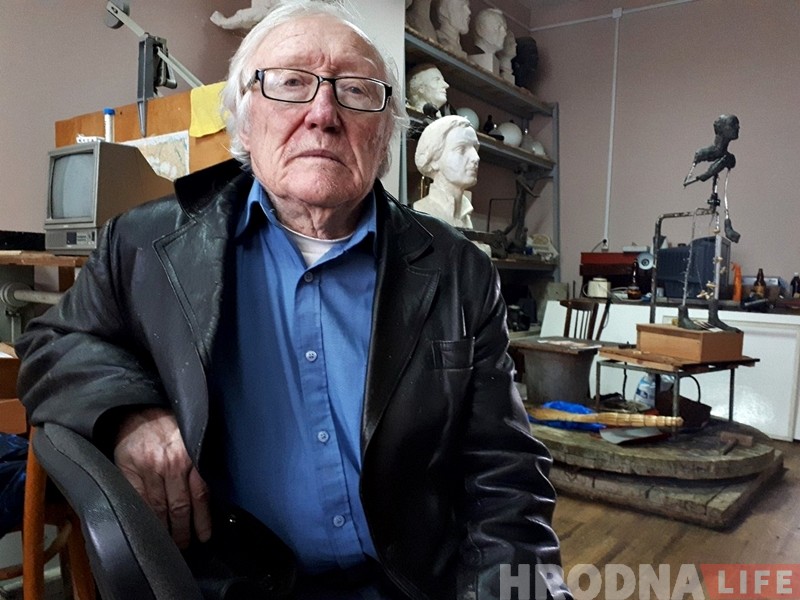 "Не только комиссарам надо памятники ставить". Гродненский скульптор ищет средства на бюст поэту Лейбе Найдус