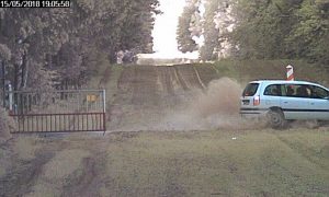 П’яны паляк на Opel прарваўся праз польска-беларускую мяжу П’яны паляк на Opel прарваўся праз польска-беларускую мяжу