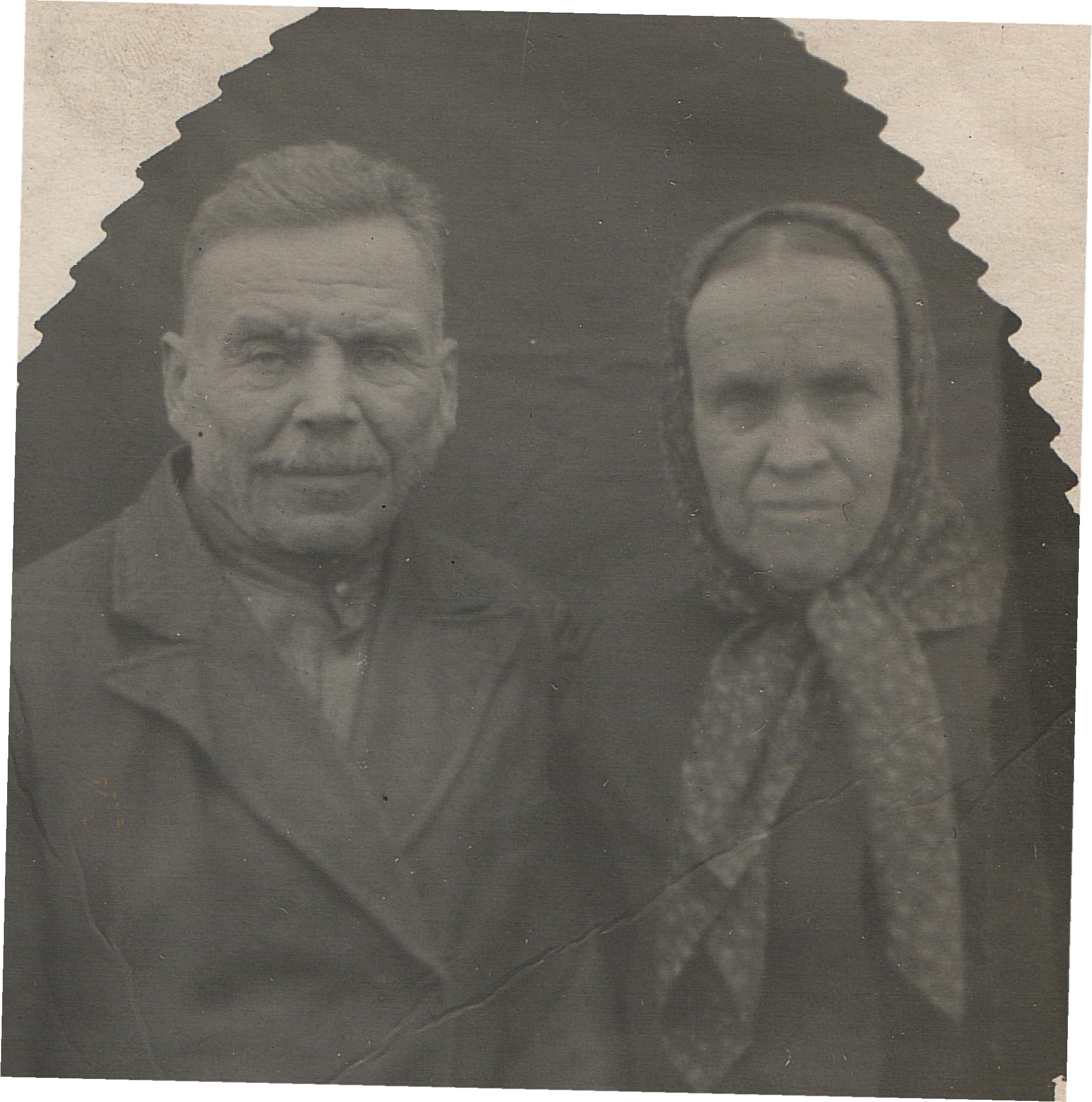 Отец Ольги Севрук Якуб и его жена Юлия