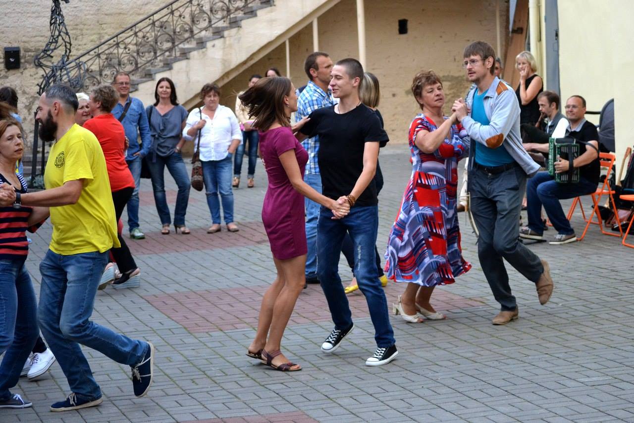 Танцы гарадзенскіх дворыкаў Танцы гарадзенскіх дворыкаў