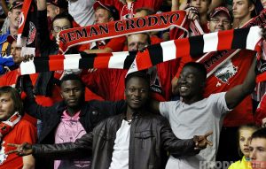 «Нёман, мы з табой!» Як афрыканскія студэнты ў Гродне пазнаёміліся з хакеем