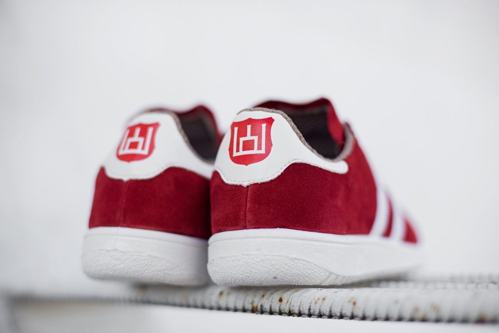 LSTR і Лідская абутковая зноў выпусцілі кеды з "калюмнамі". Але іх немагчыма купіць