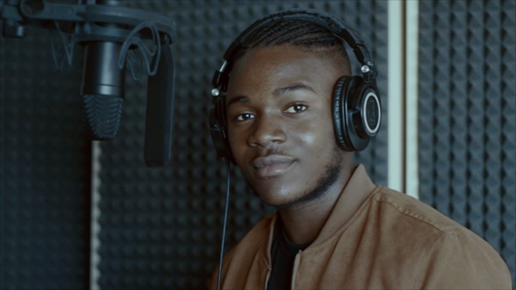 «Хлопец з аксамітным голасам». Студэнт з Нігерыі ў Гродне ўпершыню запісаў песню «Хлопец з аксамітным голасам». Студэнт з Нігерыі ў Гродне ўпершыню запісаў песню