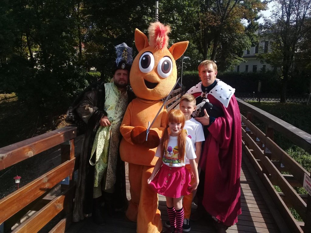 Фотафакт: Гродзенскія гісторыкі зняліся ў кліпе пра бонсцікаў