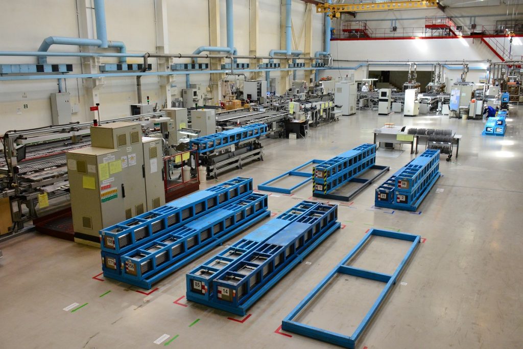 Як вырабляюць, на чым павязуць і колькі будзе працаваць ядзернае паліва першай пастаўкі на БелАЭС Як вырабляюць, на чым павязуць і колькі будзе працаваць ядзернае паліва першай пастаўкі на БелАЭС