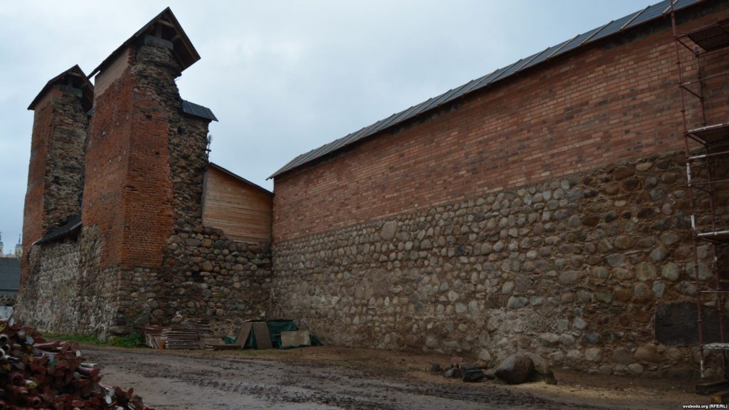 Камяні, цэгла, мазаіка. Тры пытанні да гісторыка Чарняўскага ў сувязі з рэстаўрацыяй Крэўскага замка Камяні, цэгла, мазаіка. Тры пытанні да гісторыка Чарняўскага ў сувязі з рэстаўрацыяй Крэўскага замка