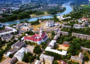 Глядзі і плач! Якое зялёнае было Гродна некалі (а зараз цалкам лысае) Снимок 2000 года. В центре не осталось и половины этой зелени