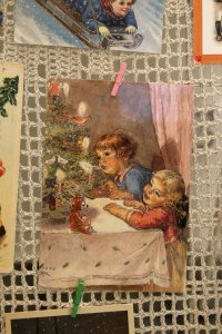 Абавязкова зазірніце! У краме "Лёля" зрабілі выставу старых калядных паштовак і святочных анёлкаў Абавязкова зазірніце! У краме "Лёля" зрабілі выставу старых калядных паштовак і святочных анёлкаў