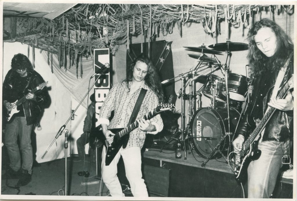 Глядзіце, як у Гродне праходзілі рок-канцэрты ў 90-х