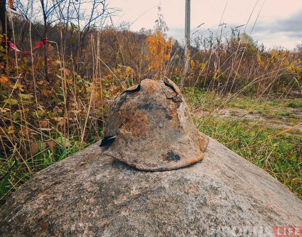 На беразе Нёмана рыбакі знайшлі камень з нямецкімі надпісамі. Што гэта: надмагілле ці памятны знак?