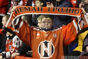 "Медалі раздаю ўнукам". Удзельнік «Гарадзенскай вандроўкi» расказаў як бегае ў 80 гадоў