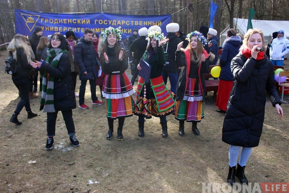 ФОТА: У Гродне прайшлі народныя гулянні на Масленіцу