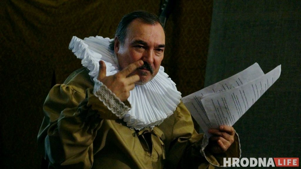 “Паставіць можна і тэлефонны даведнік”. Сяргей Бачкоў расказаў пра 10 год народнага тэатра “Бочонок”