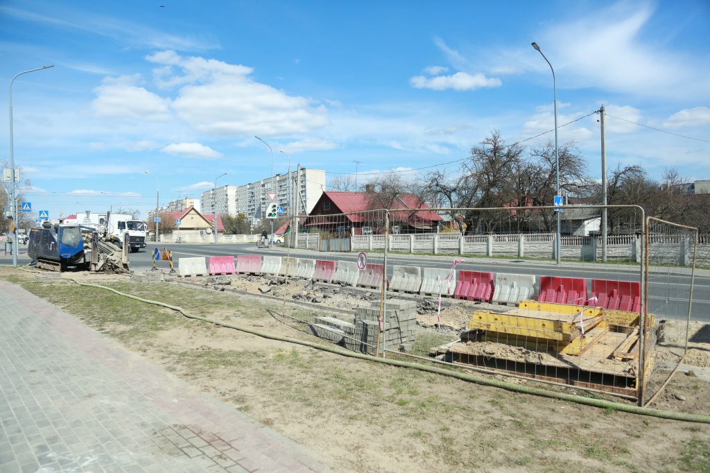 У Гродне спрабуюць пракладаць камунікацыі без раскопак і экскаватараў У Гродне спрабуюць пракладаць камунікацыі без раскопак і экскаватараў