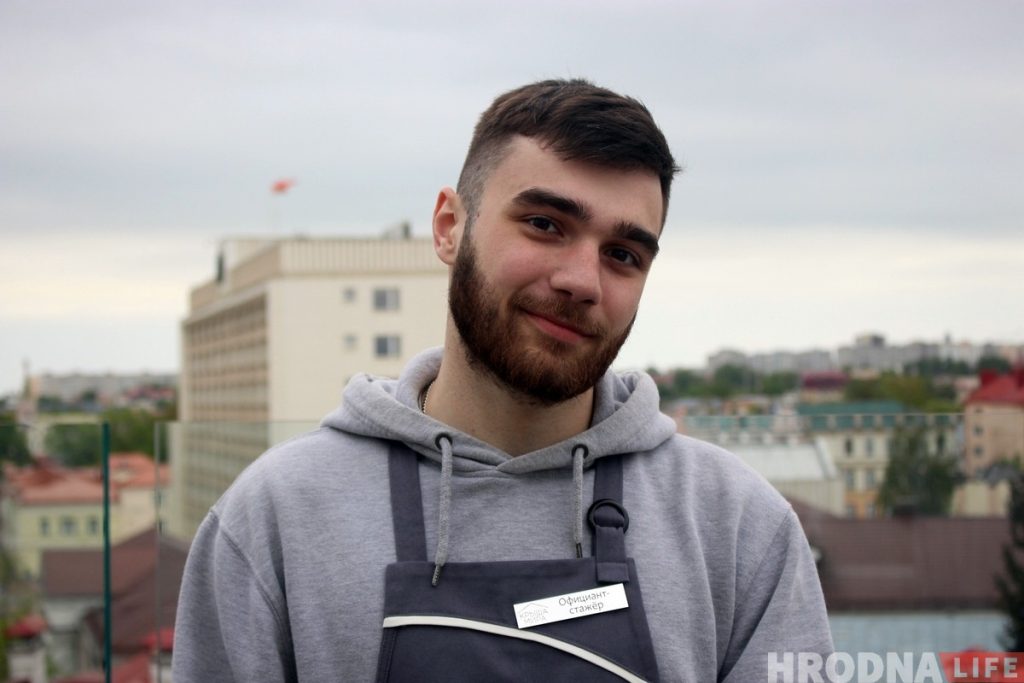«Героем сябе не адчуваю». Афіцыянт уратаваў гродзенца, што збіраўся скочыць з даху універмага «Героем сябе не адчуваю». Афіцыянт уратаваў гродзенца, што збіраўся скочыць з даху універмага