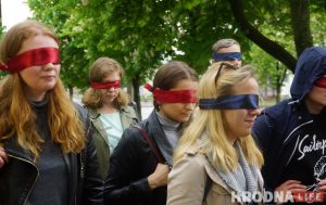 Па Новым Свеце з завязанымі вачамі. Прайшліся па Гродне, які нельга пабачыць, але можна адчуць
