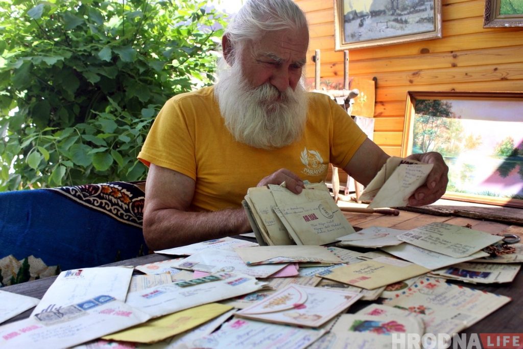 «Магчыма, Корбут іх і не бачыла». Гродзенскаму калекцыянеру прынеслі лісты для алімпійскай чэмпіёнкі «Магчыма, Корбут іх і не бачыла». Гродзенскаму калекцыянеру прынеслі лісты для алімпійскай чэмпіёнкі