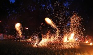 Фэст "Мяжа" закончылі музыкай і фаер-шоў Фэст "Мяжа" закончылі музыкай і фаер-шоў