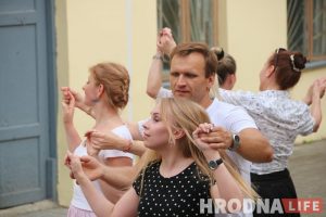 Танцы гарадзенскіх дворыкаў адкрылі новы сезон