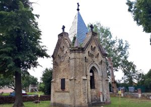 У Гродне на вайсковых могілках развальваецца капліца генерала Русаў. Лютэране шукаюць спонсараў, каб аднавіць яе У Гродне на вайсковых могілках развальваецца капліца генерала Русаў. Лютэране шукаюць спонсараў, каб аднавіць яе