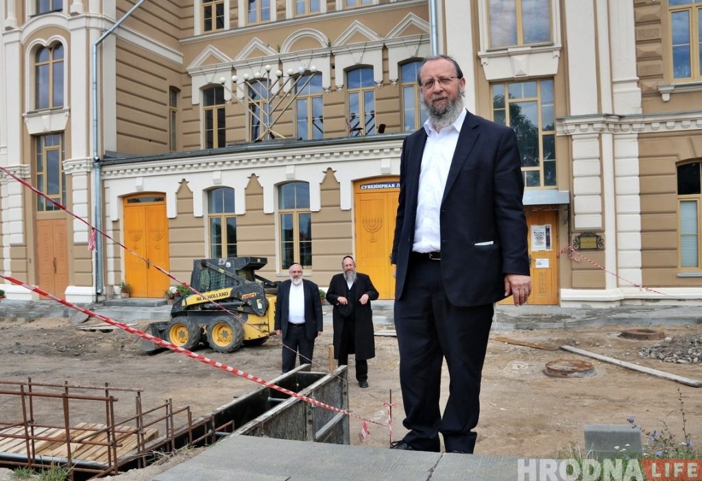 Дзве гадзіны на зямлі продкаў: у Гродна прыязджаў нашчадак Нохума Каплана Дзве гадзіны на зямлі продкаў: у Гродна прыязджаў нашчадак Нохума Каплана