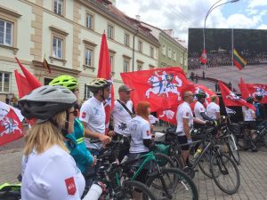 Сям'я з Ханты-Мансійска на роварах і з маленькімі дзецьмі дабралася да Гродна. Распавялі, як гэта магчыма Сям'я з Ханты-Мансійска на роварах і з маленькімі дзецьмі дабралася да Гродна. Распавялі, як гэта магчыма