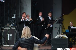 Застрэліць качку на вячэру і станцаваць вальс. У парку Жылібера гралі Штрауса для ўсіх Застрэліць качку на вячэру і станцаваць вальс. У парку Жылібера гралі Штрауса для ўсіх