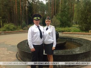 У Гродне кіроўцы знеслі адзін аднаму люстэркі і спрачаюцца, хто вінаваты У Гродне кіроўцы знеслі адзін аднаму люстэркі і спрачаюцца, хто вінаваты