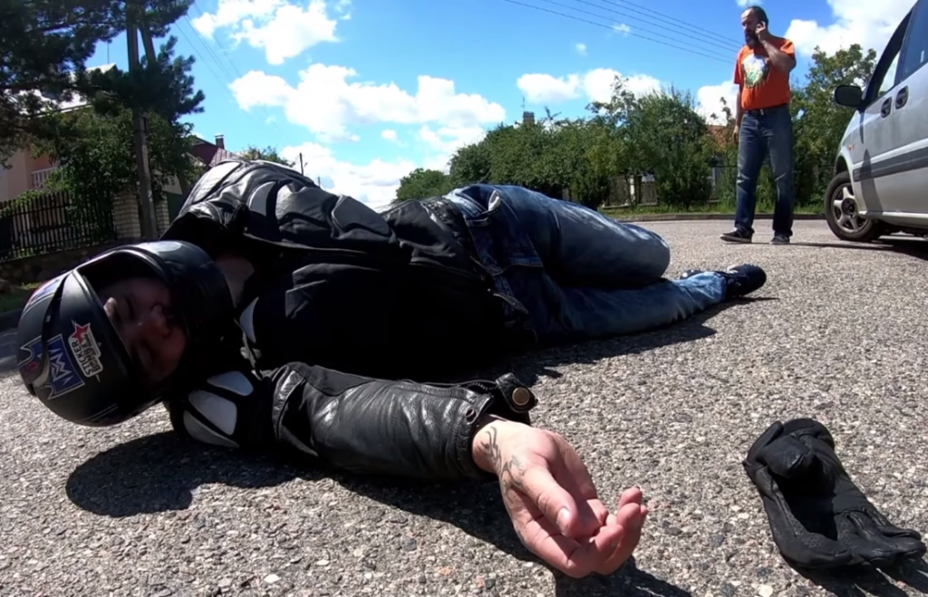 «Усе перашкоды ў нас у галаве». Гродзенец, які трапіў у аварыю на матацыкле, зняў матывацыйны ролік «Усе перашкоды ў нас у галаве». Гродзенец, які трапіў у аварыю на матацыкле, зняў матывацыйны ролік