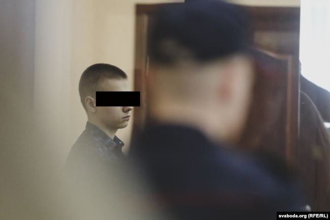 «Павінна быць пажыццёвае зняволенне». Пачаўся працэс аб падвойным забойстве ў школе ў Стаўбцах