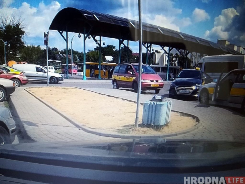 Разборкі таксістаў у Гродне: турыстка з Польшчы стала закладніцай сітуацыі Разборкі таксістаў у Гродне: турыстка з Польшчы стала закладніцай сітуацыі